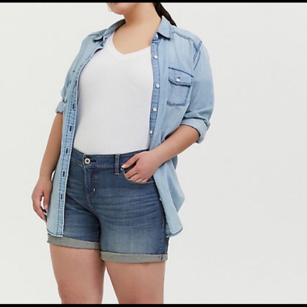 Torrid Roll Cuff Denim Shorts sz 26